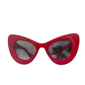 Red Cat Eye Women’s Sunglasses NWOT #10